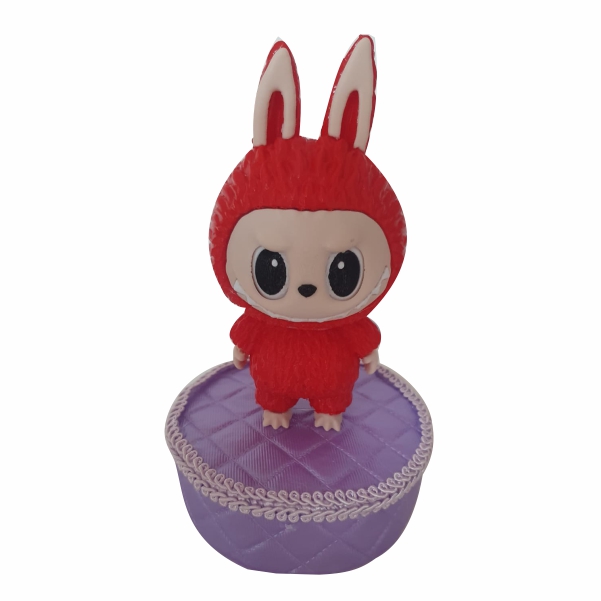 Labubu - vermelho com base lilás